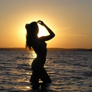 Le soleil tombe encore sur mes draps froids de printemps Paula - rencontre-Libertine-Le Havre
